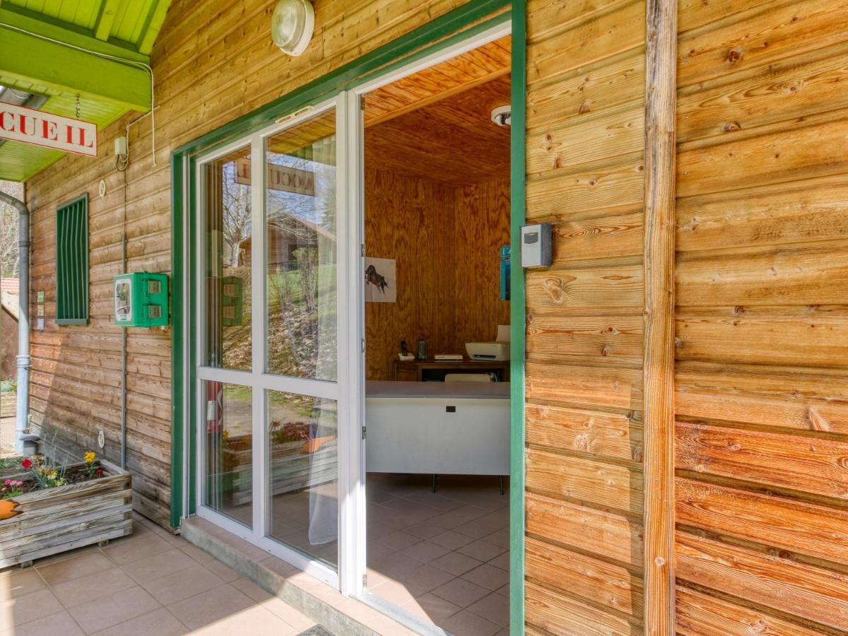 Vacanceole - Les Chalets De La Chazotte Saint-Jacques-dʼAmbur Kültér fotó